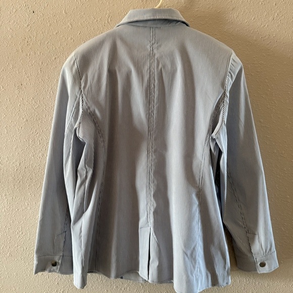 Chico's Snap Button Jacket Blue & White Pin Stripe Blazer Size 12-14 (Chico’s 2) - Picture 4 of 16